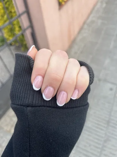 Hello Nails