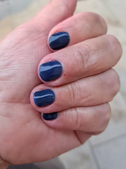 Hello Nails