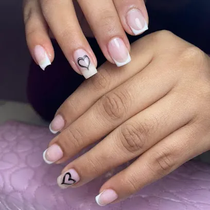 Holistic LAB - Nail, Lashes & More.
