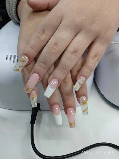 Honey Nails