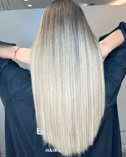 Jennifer Coello hair saloon