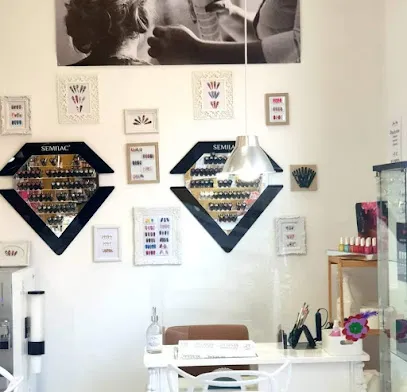 Julia Alvarez Nails&Hair.SEMILAC