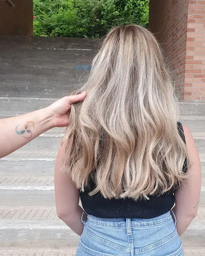 KIZKUR Peluqueria y Estetica. VERGARA