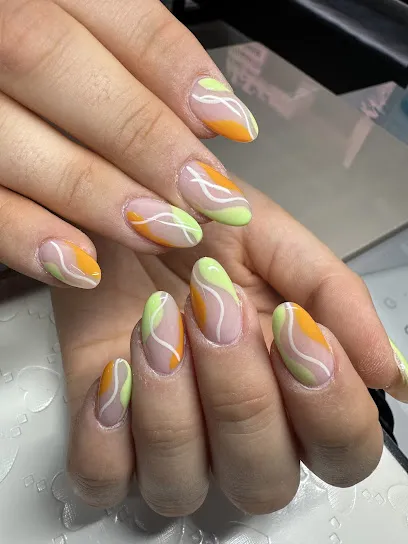 L & A Nails
