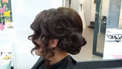 La Bella Escondida Salón de Belleza