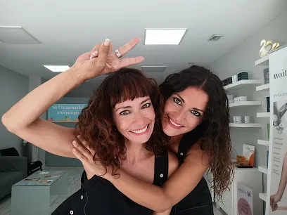 La Cabina de Eva y Tina
