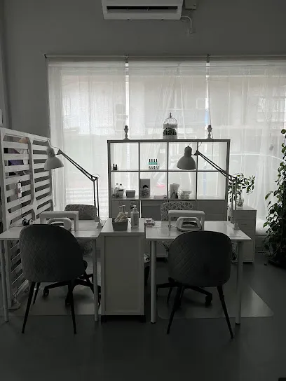 La Parisienne Nail Salón