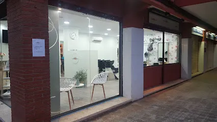 LA PELUQUERIA by Mireia Varo