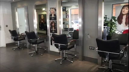 Lara Peluqueros Granada