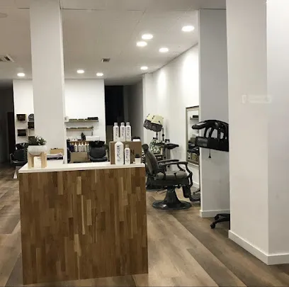 Laura Cubero Peluquería y Estética