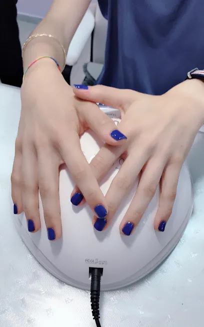 LINDA Uñas