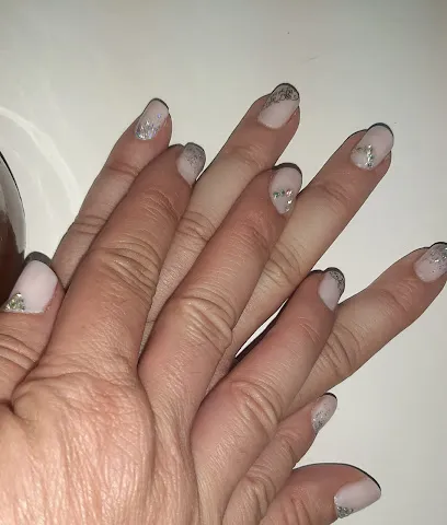 Lombana Nails