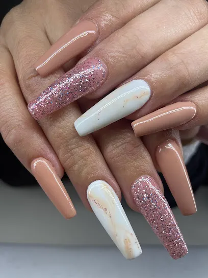 Lotus Uñas