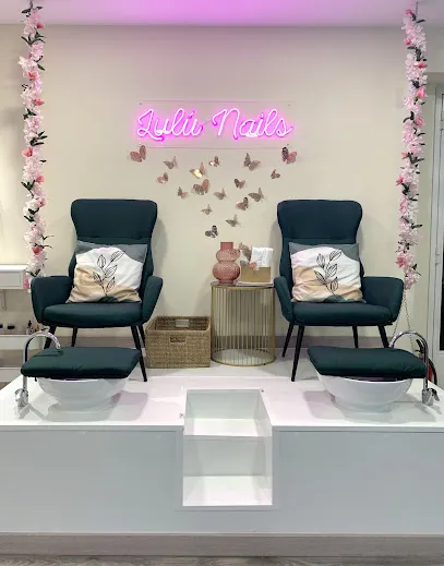 Lu Nails