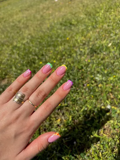 Luna Nails