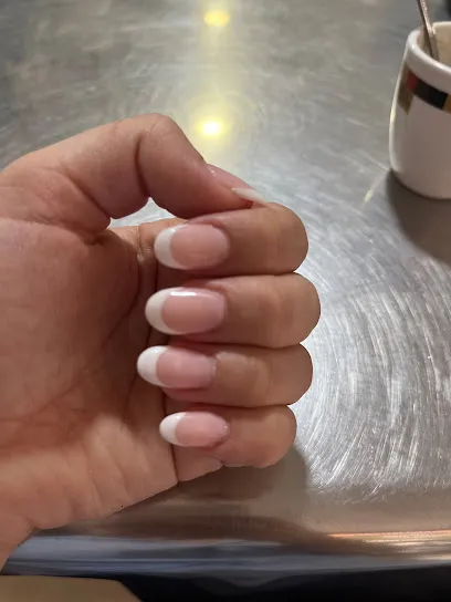 Luna Nails