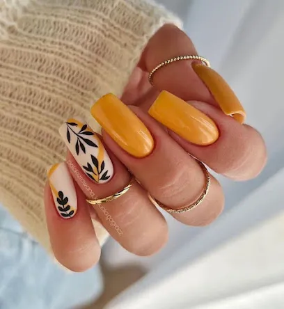 Lupita | Perfect Nails