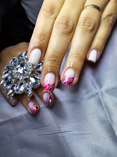 LUXURY Nails