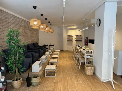 LuxyNails & Beauty Bar | Comte D’ Urgell