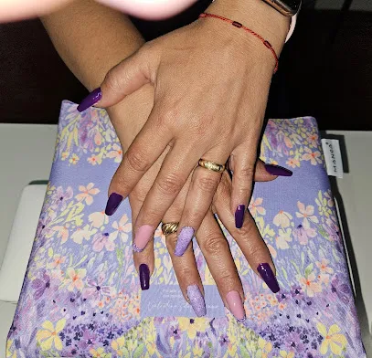 Luz Divina | Nails Artist