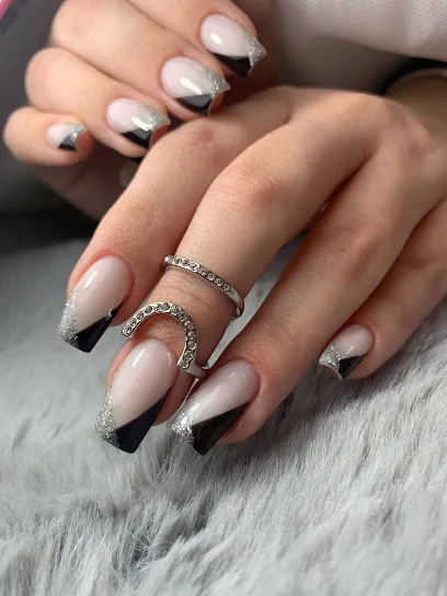 Manichic Nails