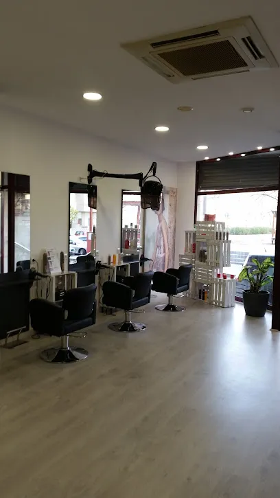 Mari Trenado Peluquería