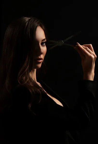 Maria Segura Brows artist