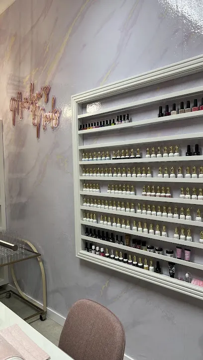 Marilyn Nails