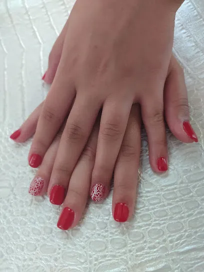 Market Nails