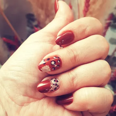 Más que Uñas