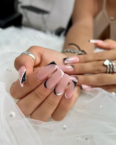 Miel Nails