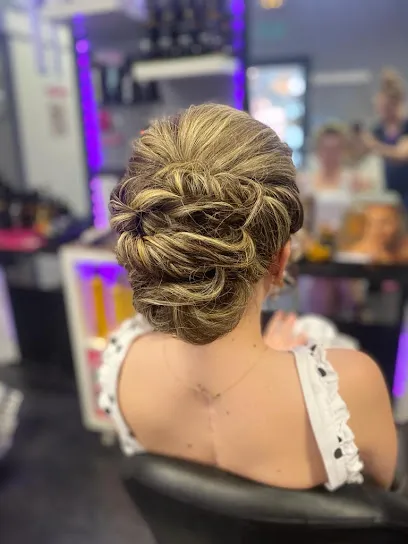 MIRIAM ZURITA Peluquería & Estética Unisex