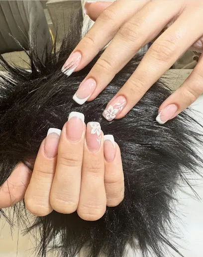 Miss Nails