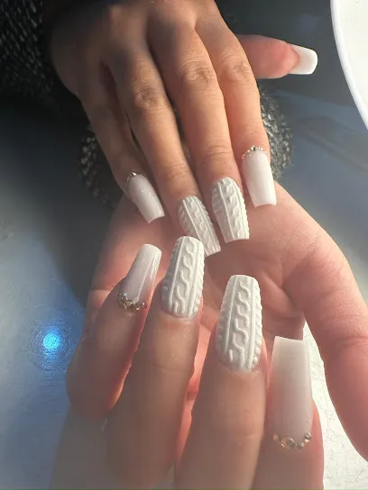 Moises Leon Nails