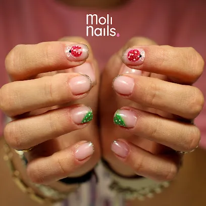 MoliNails