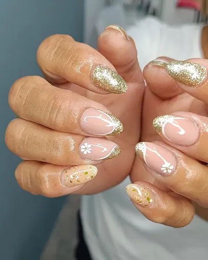 Moon Nails