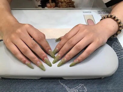 Mut Nails