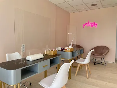 Nail Kitchen