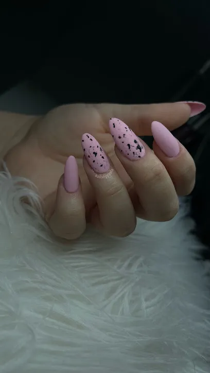Nails by Paula