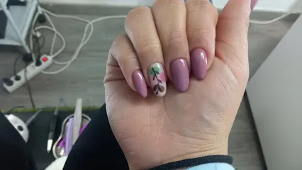 Nails by Roxana