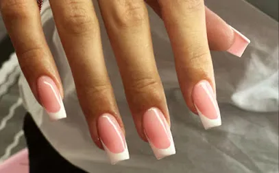 Nails Celeste