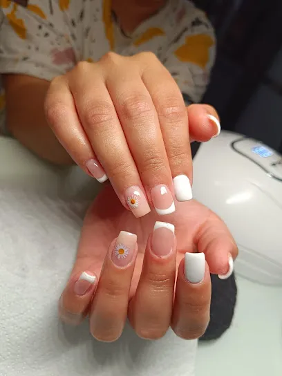 Nails & Go