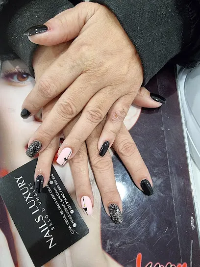 Nails LUXURY