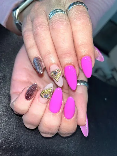 Nails N'Roses