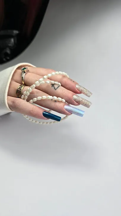 Nails Thais Cervatti