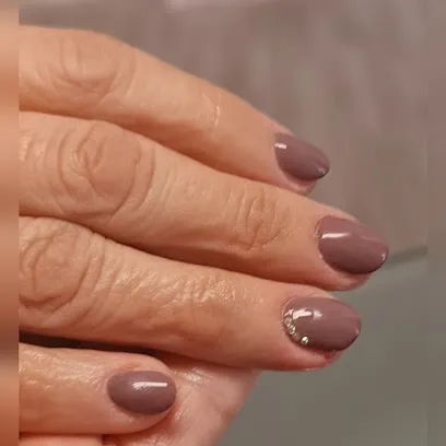 Neidgy Nails