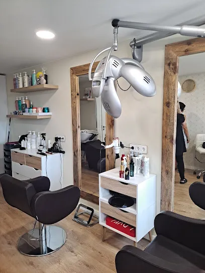 Noemí Logroño Peluquería
