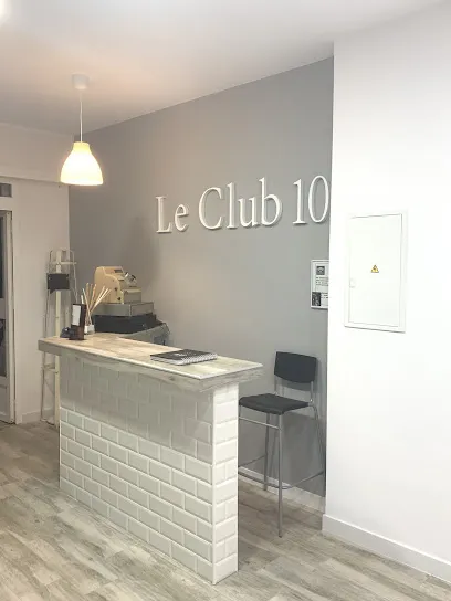 Peluqueria Le Club 10 Salón de Corte