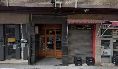 PELUQUERIA PARISS 2