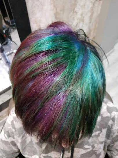 PELUQUERIA REYES TAPIOLES